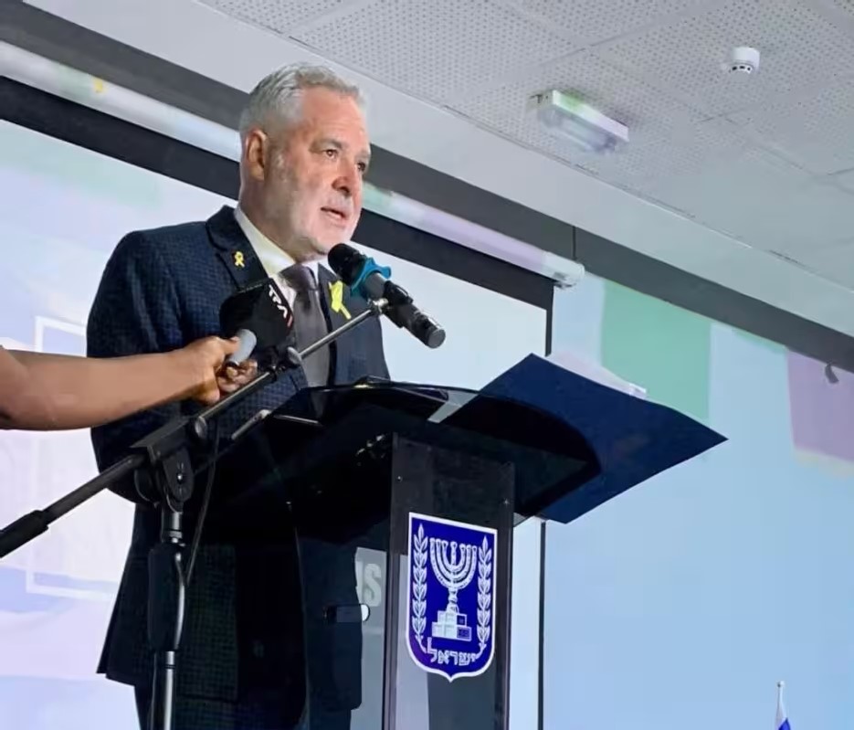 EMBAIXADA DE ISRAEL FELICITA APÓSTOLA ERNESTINA MATIAS POR DISTINÇÃO INTERNACIONAL